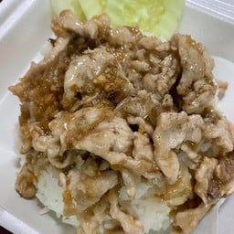 ผัดกระเทียม (ราดข้าว)