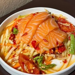 ส้มตำแซลมอน