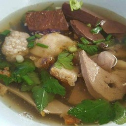 น้ำซุปกระดูกเข้มข้น