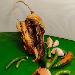 หมูแดดเดียวดิบ