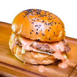 C2: Classic Burger เบอร์เกอร์เนื้อคลาสสิก