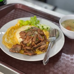 ข้าวไข่ข้นหมูทอดกระเทียม