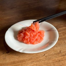 ครีบหอยหมักไข่ปลาเมนไทโกะและยุสุ