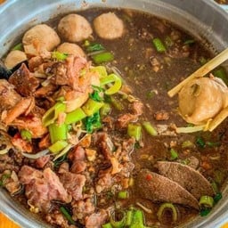 ก๋วยเตี๋ยวเรือย๊กชาม สาขา4 -สี่แยกร้อยเอ็ด วาปี สาขาที่4
