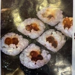 ข้าวห่อสาหร่ายไข่ปลาแฃลมอน