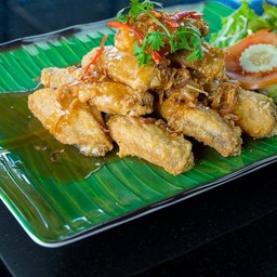 ปีกไก่ทอดซอสน้ำปลา