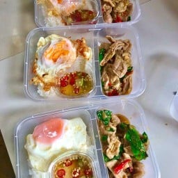 ก้าวแรก๙ ยำ ตามสั่ง