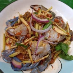 ยำมะม่วงปูม้า กุ้งสด หอยนางรม 1