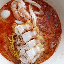 ก๋วยเตี๋ยวหมูกรอบ+ทะเลต้มยำ