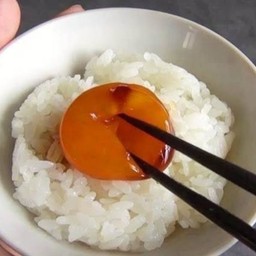 ข้าวญี่ปุ่น&ไข่ดอง