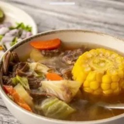 คัลโด เด เรส (ซุปเนื้อเม็กซิกัน)