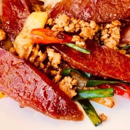 เนื้อสับ+เนื้อเชียงผัดพริกเผาเป็นกับ