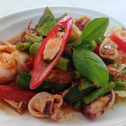 พริกแกงปลาหมึก