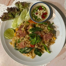 ข้าวผัดแหนม