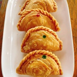 กะหรี่ปั๊บ