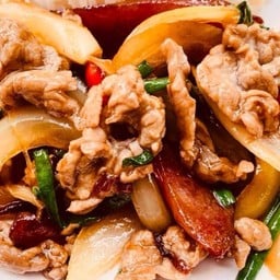เนื้อสัน+เนื้อเชียงผัดพริกเผาเป็นกับ