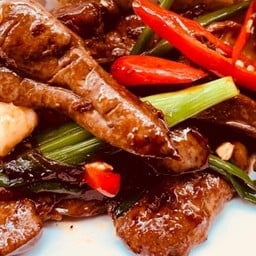 ตับแดดเดียวผัดพริกเผาเป็นกับ