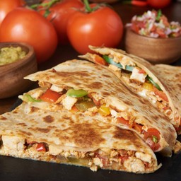 ไก่ย่างฟาฮิต้าส์เคซาดีญ่า