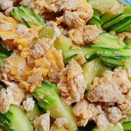 ผัดแตงใส่ไข่ใส่หมูกับข้าว