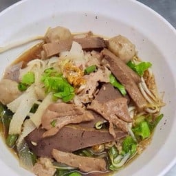 เกาเหลาเครื่องใน+ลูกชิ้น+เนื้อสด
