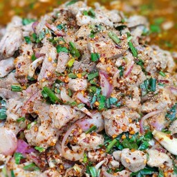 ป้ายักษ์ตำระเบิด ลานหน้า ซีเจ มอร์ สาขาแยกพิชัย ราชวัตร