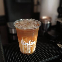 หลิน หลิน กาแฟ และ ชานมไข่มุก สาทร 11 แยก 5