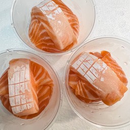 แซลมอนนอร์เวย์ 110g (ใส่ถ้วยค่ะ)