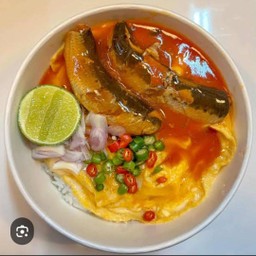 ข้าวไข่ข้นยำปลากระป๋อง