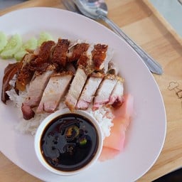 ข้าวหน้าเป็ดหมูกรอบ