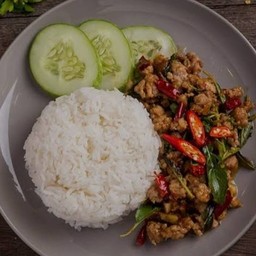 ข้าวผัดกระเพราหมู
