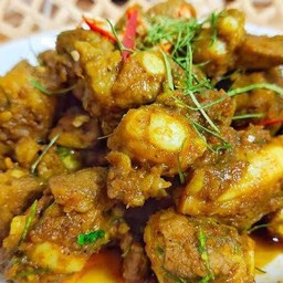 คั่วกลิ้งหมู ไก่สับ กระดูกอ่อน
