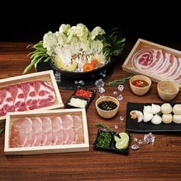 ชุดหมูอารมณ์ดี แถมฟรั สันนอก 1 ถาด