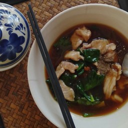 ราดหน้าหมูนุ่ม