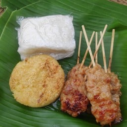 ชุดข้าวจี่ 2 หมูปิ้ง 10 ไม้ ข้าวเหนียว 2 ห่อ