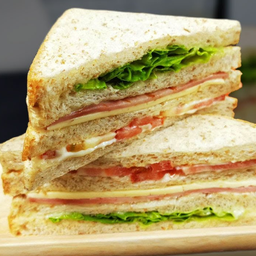 แซนวิชผักสลัด