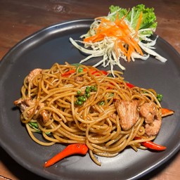 สปาเกตตีขี้เมาหมู