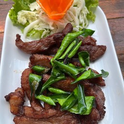 หมูแดดเดียวทอด