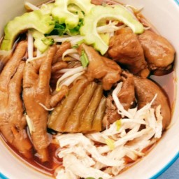 ก๋วยเตี๋ยวไก่ตุ๋นมะระกิ๋นเป่าปาก