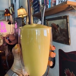 Mango Pineapple Honey Smoothie