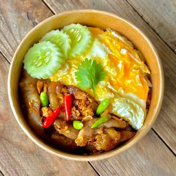 ข้าวหน้าหมูแดดทอด+ไข่ขยี้+กระเทียมพริกสด