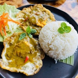 ข้าวฉุ่ฉี่เขียวหวานไข่ดาว