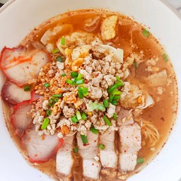 บะหมี่เกี๊ยวกุ้งรวมมิตร ต้มยำ