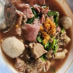 ก๋วยเตี๋ยวเฮียเปี๊ยก พหล13 เจ้าเก่า สูตรโบราณศรีประจันต์