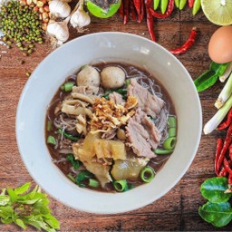 ก๋วยเตี๋ยวเนื้อน้ำตก