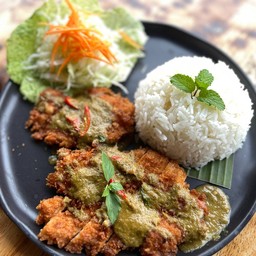 ข้าวเขียวหวานไก่กรอบ