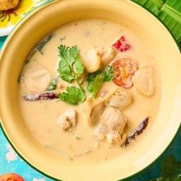 ต้มข่าไก่