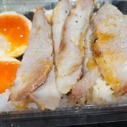 ขาหมูรถซิ่ง ตลาดประชานิเวศน์