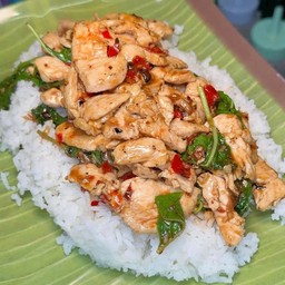 กะเพราไก่ราดข้าวข้าว