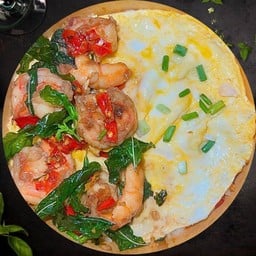 ข้าวกะเพรากุ้งไข่ข้น Shimp Kapoa with Creamy omelette on rice