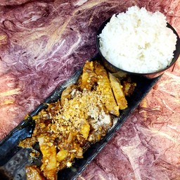 ข้าว+หมูกรอบกระเทียม+ซุป